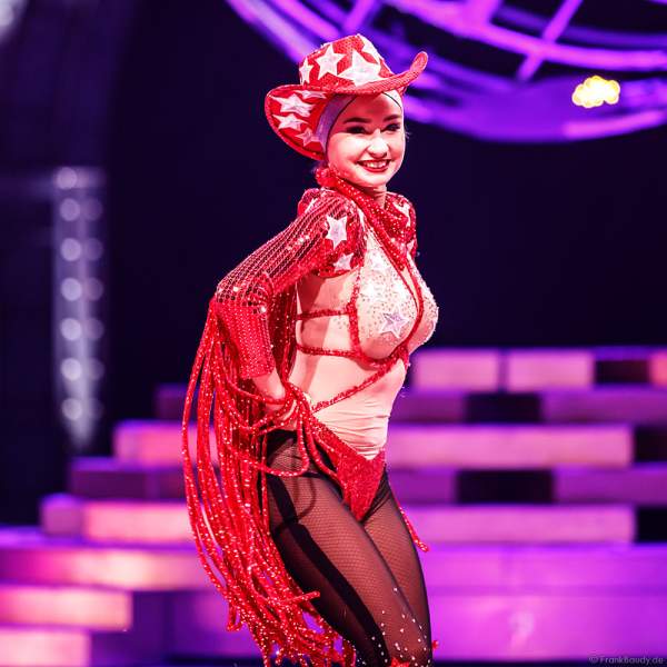 Eiskunstläuferin Kseniia Chepizhko bei der Eisshow SHOWTIME von Holiday on Ice in der Festhalle Frankfurt und SAP Arena Mannheim 2018-2019