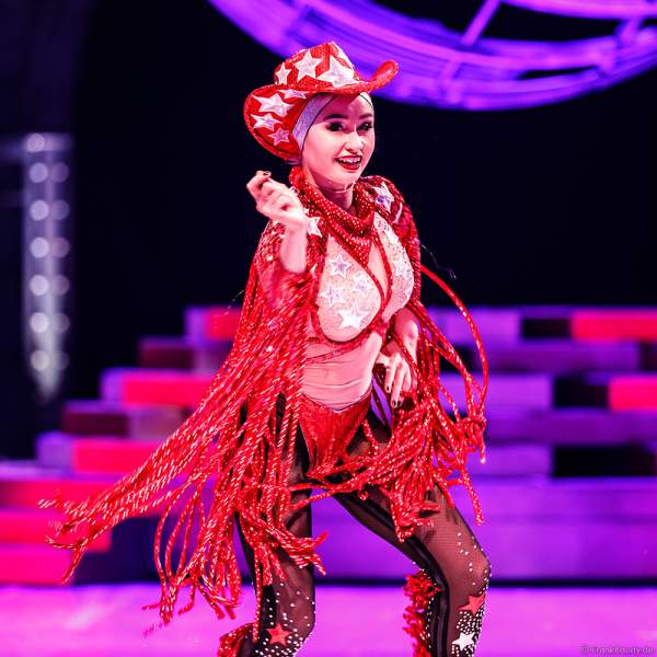 Eiskunstläuferin Kseniia Chepizhko bei der Eisshow SHOWTIME von Holiday on Ice in der Festhalle Frankfurt und SAP Arena Mannheim 2018-2019