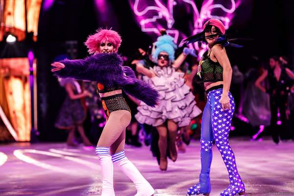 Valentina Marchei und Tippy Packard bei der Eisshow SHOWTIME von Holiday on Ice in der Festhalle Frankfurt und SAP Arena Mannheim 2018-2019