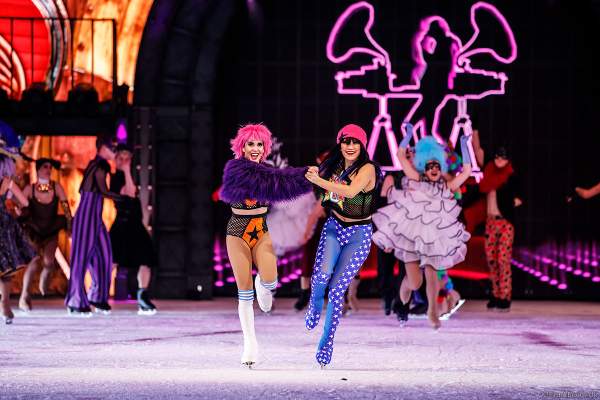 Valentina Marchei und Tippy Packard bei der Eisshow SHOWTIME von Holiday on Ice in der Festhalle Frankfurt und SAP Arena Mannheim 2018-2019