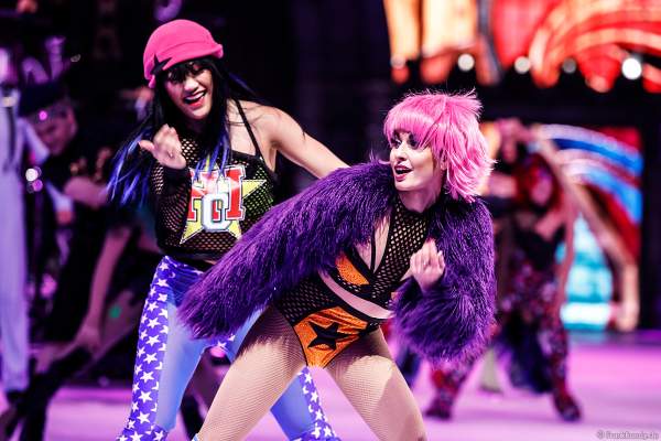 Valentina Marchei und Tippy Packard bei der Eisshow SHOWTIME von Holiday on Ice in der Festhalle Frankfurt und SAP Arena Mannheim 2018-2019