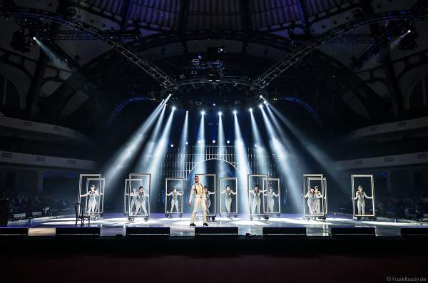 Colin Grafton als bei der Eisshow SHOWTIME von Holiday on Ice in der Festhalle Frankfurt und SAP Arena Mannheim 2018-2019