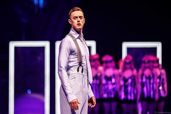 Colin Grafton als bei der Eisshow SHOWTIME von Holiday on Ice in der Festhalle Frankfurt und SAP Arena Mannheim 2018-2019