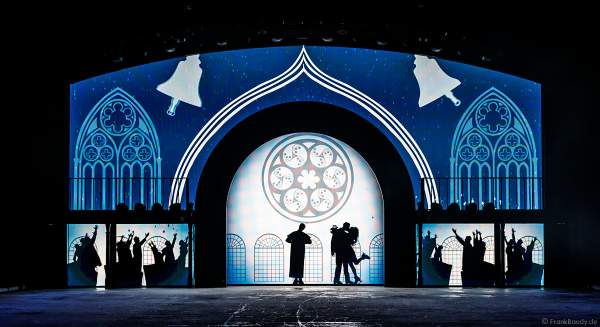 Eisshow SHOWTIME von Holiday on Ice in der Festhalle Frankfurt und SAP Arena Mannheim 2018-2019