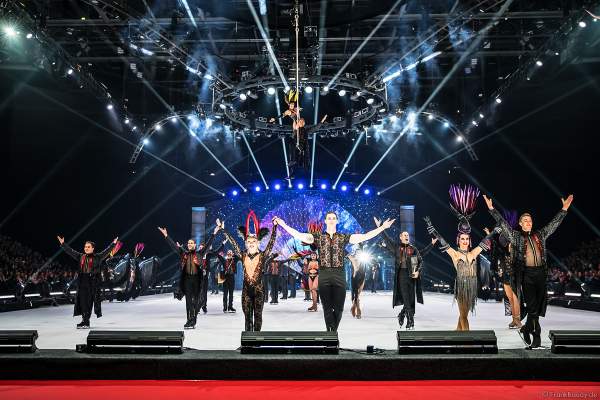 Eiskunstlauf-Olympiasieger Aljona Savchenko und Bruno Massot beim Finale der Eisshow SHOWTIME von Holiday on Ice in der Festhalle Frankfurt und SAP Arena Mannheim 2018-2019