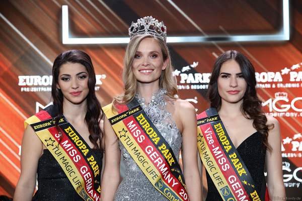 Siegerbild: 3. Miss Germany 2019 - Anastasia Aksakn (Miss Sachsen 2018/19), Miss Germany 2019 - Nadine Berneis (Miss Baden-Württemberg 2019), Vize-Miss Germany 2019 - Pricilla Klein (Miss Hamburg 2018/19)