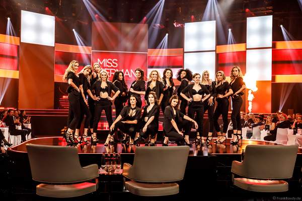 Opening in sexy Dessous/Lingerie: Miss Baden-Württemberg 2019 - Nadine Berneis, Miss Bayern 2018/19 - Verena Mann, Miss Berlin 2018/19 - Illa-Lisa Albers, Brandenburg 2018/19 - Marie-Charlott Köhler, Miss Bremen 2018/19 - Marianne Kock, Miss Hamburg 2018/19 - Pricilla Klein, Miss Hessen 2018/19 - Saida Rovcanin, Miss Mecklenburg-Vorpommern 2018/19 - Lena Rottloff, Miss Niedersachsen 2018/19 - Sarah Wipperfürth, Miss Nordrhein-Westfalen - Lara-Kristin, Miss Rheinland-Pfalz 2018/19 - Alina Cara Beyer, Miss Saarland 2018/19 - Miriam Cissé, Miss Sachsen 2018/19 - Anastasia Aksak, Miss Sachsen-Anhalt 2018/19 - Celine Peschek, Miss Schleswig-Holstein 2018/19 - Lara Flatterich, Miss Thüringen 2018/19 - Natali Grekov beim Finale Miss Germany 2019