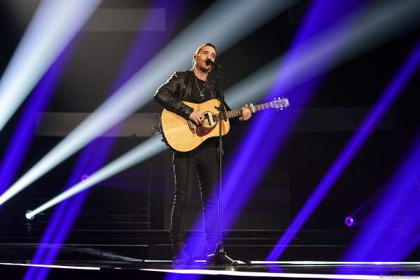 Auftritt des Singer-Songwriter Ignacio Uriarte beim Finale der Miss Germany Wahl 2019 in der Europa-Park Arena am 23.02.2019