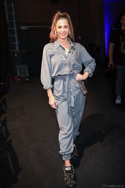 Sarah Lombardi im lässigen Outfit Backstage bei den Wahlen zur Miss Germany 2019 in der Europa-Park