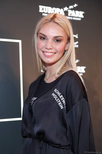 Miss Schleswig-Holstein 2018/19, Lara Flatterich Backstage am Nachmittag bei den Vorbereitungen für das Miss Germany 2019 Finale in der Europa-Park Arena am 23.02.2019