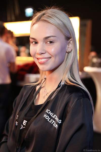 Miss Schleswig-Holstein 2018/19, Lara Flatterich Backstage am Nachmittag bei den Vorbereitungen für das Miss Germany 2019 Finale in der Europa-Park Arena am 23.02.2019