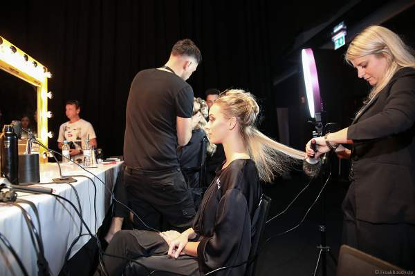 Miss Berlin 2018/19, Illa-Lisa Albers Backstage am Nachmittag bei den Vorbereitungen für das Miss Germany 2019 Finale in der Europa-Park Arena am 23.02.2019