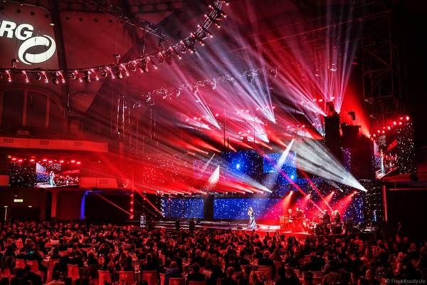 Bühnenauftritt Love Newkirk beim PRG Live Entertainment Award (LEA) 2019 in der Festhalle in Frankfurt