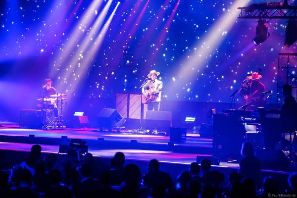 Konzert von Kiefer Sutherland beim PRG Live Entertainment Award (LEA) 2019 in der Festhalle in Frankfurt