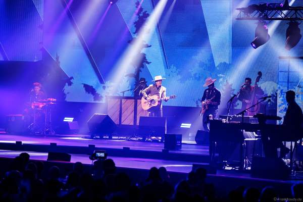 Konzert von Kiefer Sutherland beim PRG Live Entertainment Award (LEA) 2019 in der Festhalle in Frankfurt