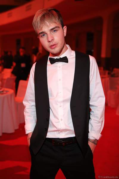 Mike Singer auf der After-Show-Party beim PRG Live Entertainment Award (LEA) 2019 in der Festhalle in Frankfurt