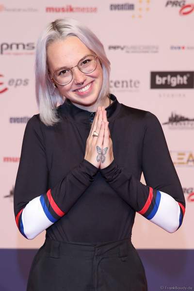 Schweizer Pop- und Soulsängerin Stefanie Heinzmann beim PRG Live Entertainment Award (LEA) 2019 in der Festhalle in Frankfurt