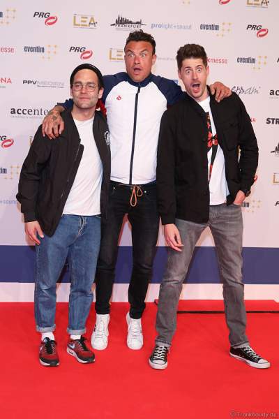 Musiker Axel Bosse mit Gruppe SDP bestehend aus Vincent Stein und Dag-Alexis Kopplin beim PRG Live Entertainment Award (LEA) 2019 in der Festhalle in Frankfurt