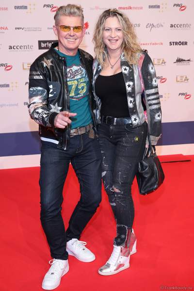 Markus Mörl mit Ehefrau Martina Mörl beim PRG Live Entertainment Award (LEA) 2019 in der Festhalle in Frankfurt