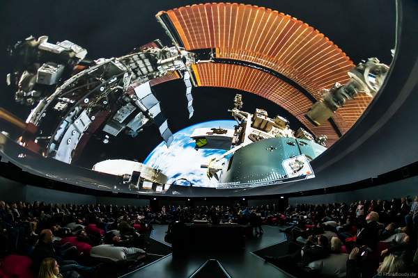 Filmabenteuer Mission Astronaut im 360 Grad-Kino TRAUMZEIT-DOME, Europa-Park 2019