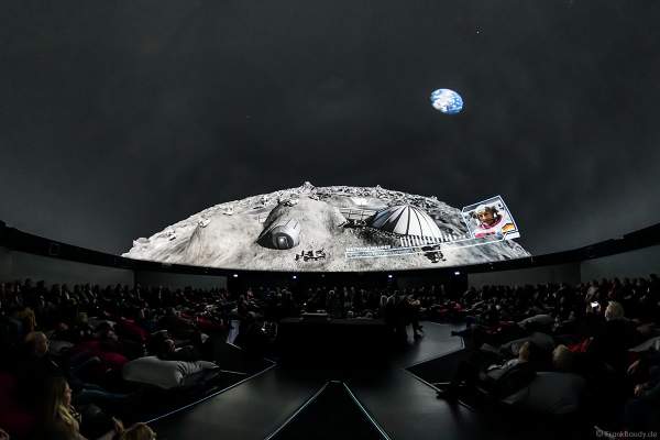 Filmabenteuer Mission Astronaut im 360 Grad-Kino TRAUMZEIT-DOME, Europa-Park 2019