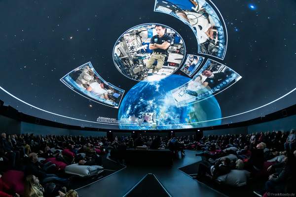 Filmabenteuer Mission Astronaut mit Raumfahrer Thomas Pesquet im 360 Grad-Kino TRAUMZEIT-DOME, Europa-Park 2019