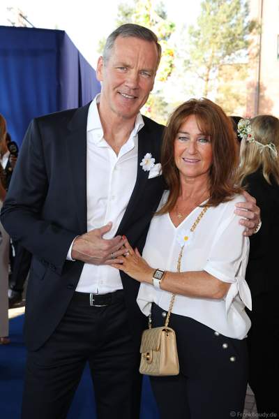 Henry Maske mit Ehefrau Manuela Maske bei der Eröffnungsfeier des neuen Themenhotel Kronasar im Europa-Park in Rust am 24.05.2019