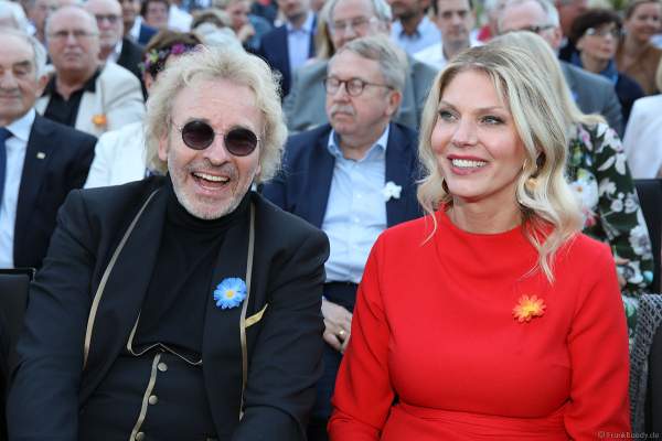 Thomas Gottschalk mit Freundin Karina Mroß bei der Eröffnungsfeier des neuen Themenhotel Kronasar im Europa-Park in Rust am 24.05.2019