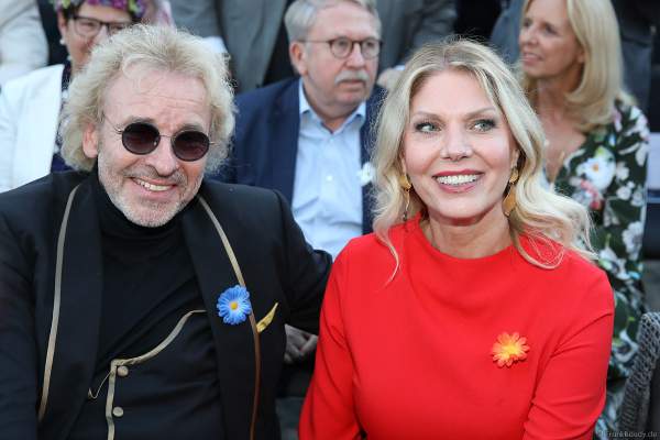 Thomas Gottschalk mit Freundin Karina Mroß bei der Eröffnungsfeier des neuen Themenhotel Kronasar im Europa-Park in Rust am 24.05.2019