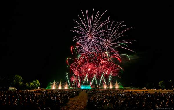 EURO-ELECTRO-SHOW beim Festival Vents d’Est 2019 mit einem Feuerwerk von Dietmar Giedemann
