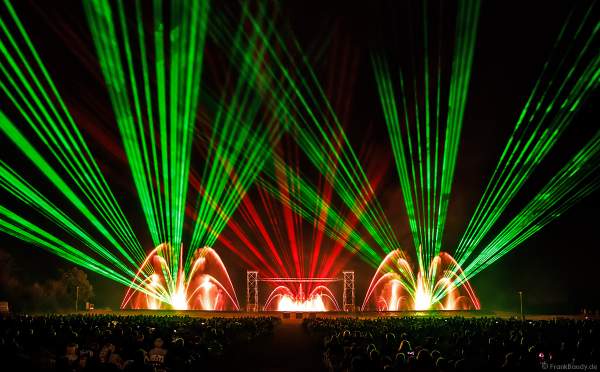 Inszenierung FOOT LEGEND beim Festival Vents d’Est 2019 mit Wassershow von Aquatique Show International und Laser von Focalise Belgium