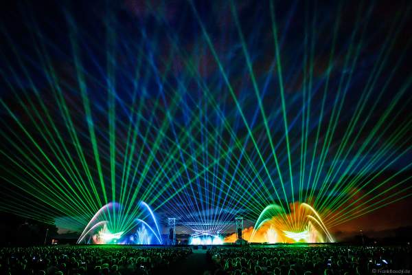 Multimediashow HYMNE À L’EUROPE beim Festival Vents d’Est 2019 mit Wassershow von Aquatique Show International