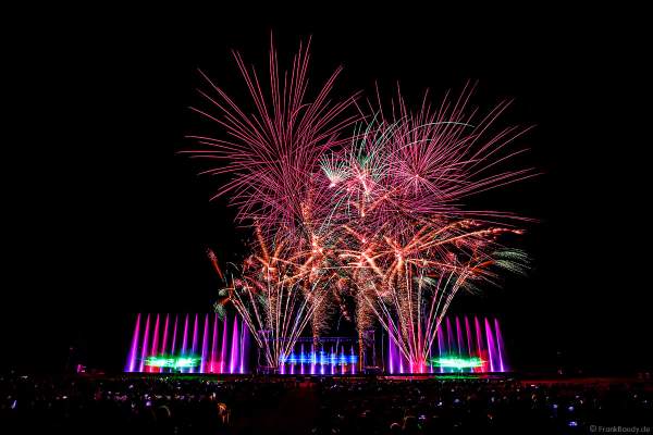EURO-ELECTRO-SHOW beim Festival Vents d’Est 2019 mit einem Feuerwerk von Dietmar Giedemann