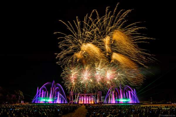 EURO-ELECTRO-SHOW beim Festival Vents d’Est 2019 mit einem Feuerwerk von Dietmar Giedemann