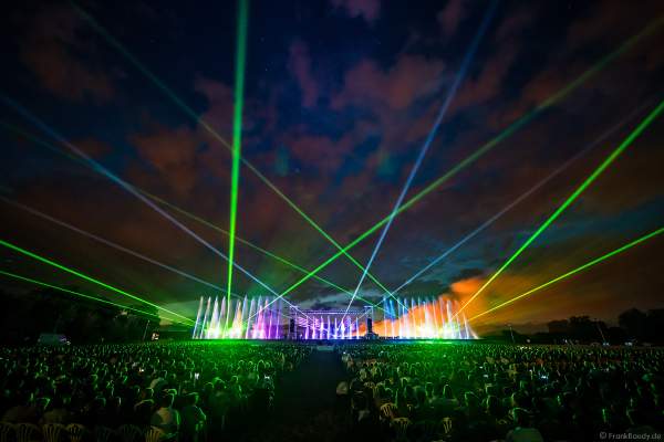 Multimediashow HYMNE À L’EUROPE beim Festival Vents d’Est 2019 mit Wassershow von Aquatique Show International