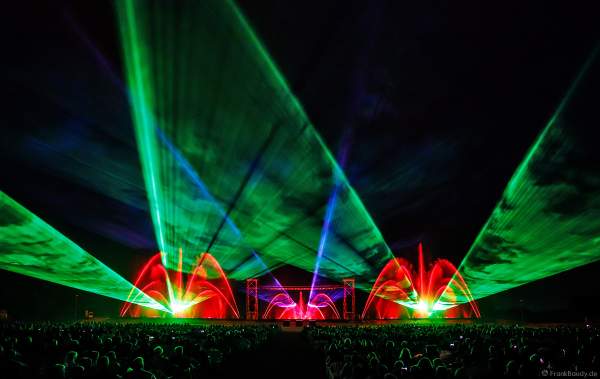 Inszenierung FOOT LEGEND beim Festival Vents d’Est 2019 mit Wassershow von Aquatique Show International und Laser von Focalise Belgium