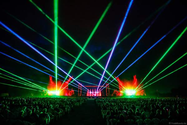 Inszenierung FOOT LEGEND beim Festival Vents d’Est 2019 mit Wassershow von Aquatique Show International und Laser von Focalise Belgium