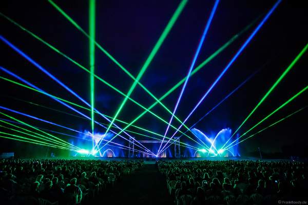 Inszenierung FOOT LEGEND beim Festival Vents d’Est 2019 mit Wassershow von Aquatique Show International und Laser von Focalise Belgium