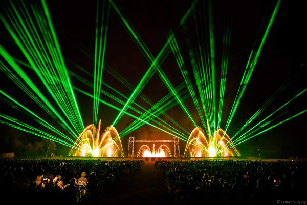 Inszenierung FOOT LEGEND beim Festival Vents d’Est 2019 mit Wassershow von Aquatique Show International und Laser von Focalise Belgium