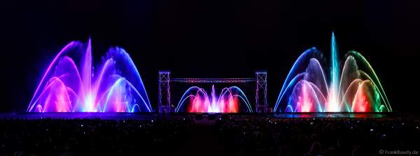 Inszenierung FOOT LEGEND beim Festival Vents d’Est 2019 mit Wassershow von Aquatique Show International