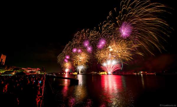 Spektakuläres Feuerwerk auf dem Rhein bei den Mainzer Sommerlichter 2019