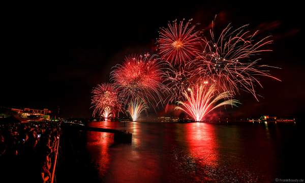 Spektakuläres Feuerwerk auf dem Rhein bei den Mainzer Sommerlichter 2019