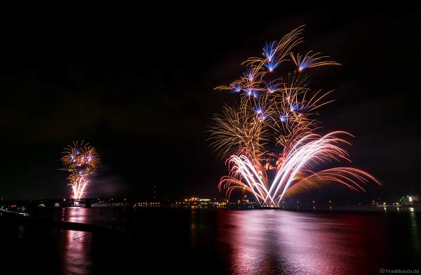 Spektakuläres Feuerwerk auf dem Rhein bei den Mainzer Sommerlichter 2019