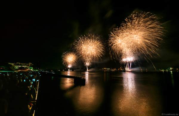 Spektakuläres Feuerwerk auf dem Rhein bei den Mainzer Sommerlichter 2019