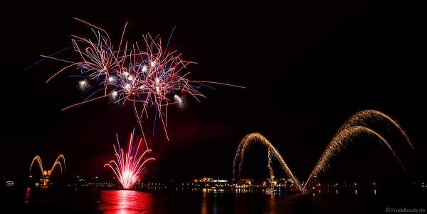 Spektakuläres Feuerwerk auf dem Rhein bei den Mainzer Sommerlichter 2019