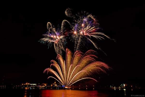 Spektakuläres Feuerwerk auf dem Rhein bei den Mainzer Sommerlichter 2019
