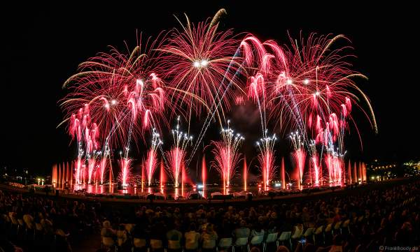 Das Seefest "Fête du Lac" in Annecy ist Europas größtes Feuerwerks- und Wasserspektakel - Rêver le ciel - 2019