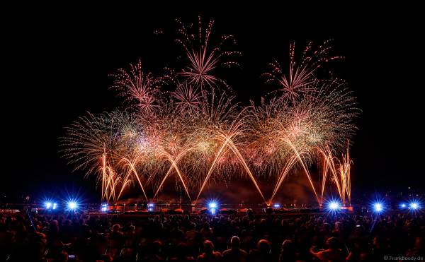 Das Seefest "Fête du Lac" in Annecy ist Europas größtes Feuerwerks- und Wasserspektakel - Rêver le ciel - 2019
