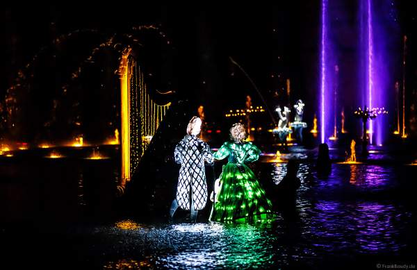 Romantische Wassershow Les Orgues de Feu (Die Feuerorgel) im Freizeitpark Puy du Fou in Frankreich