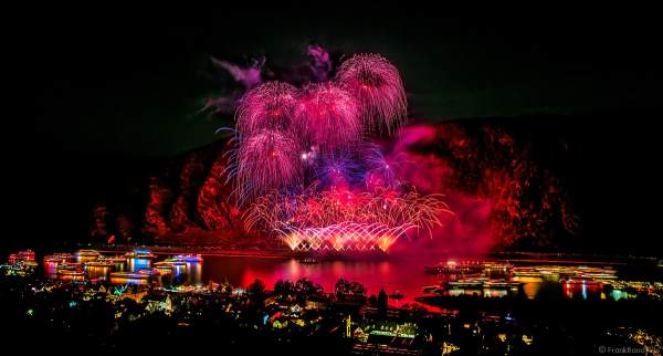 Feuerwerk TWILIGHT bei Rhein in Flammen 2019 in Oberwesel zur Musik von Electric Light Orchestra (ELO)
